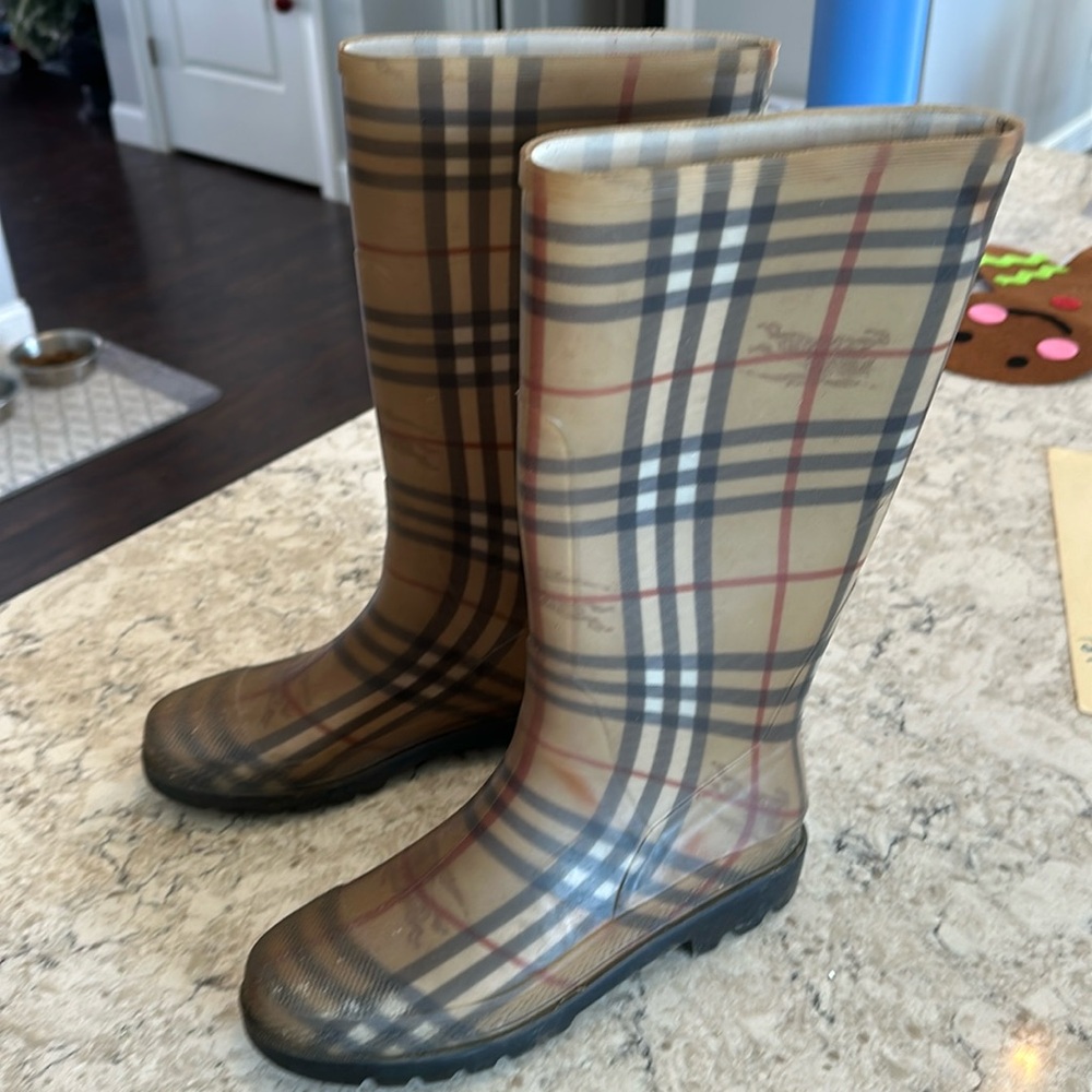 Burberry Rain Boots- rubber style. In excellent condition.